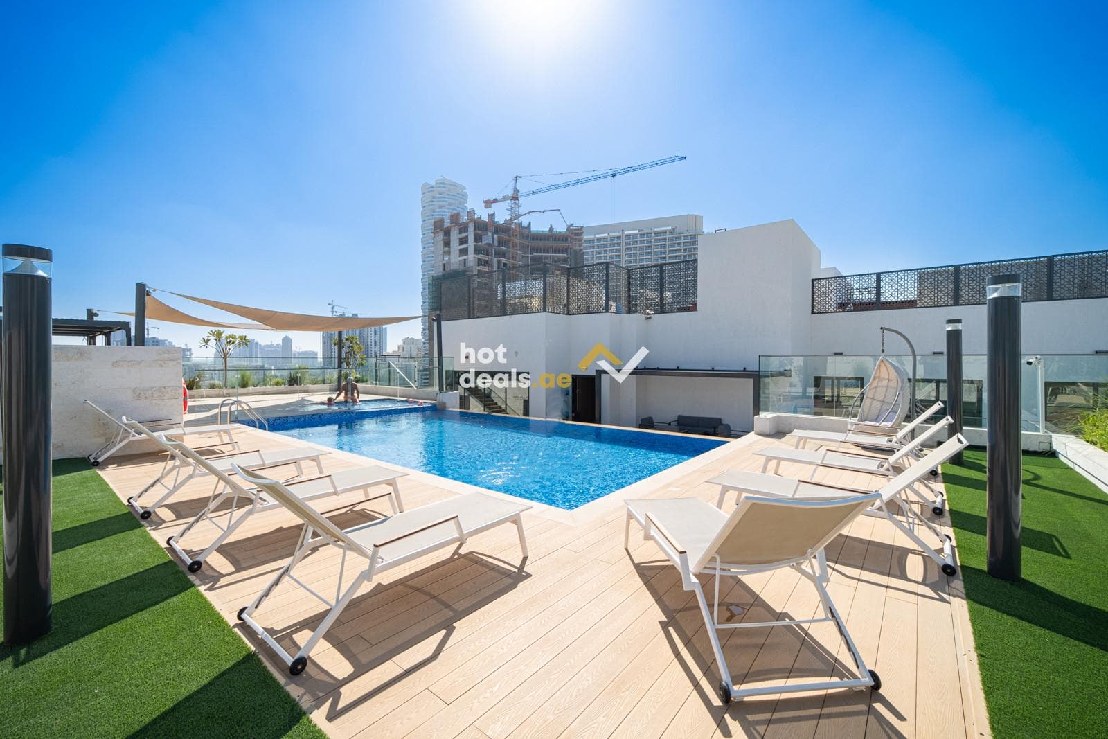 Large 1 bed | Park View | Pool View