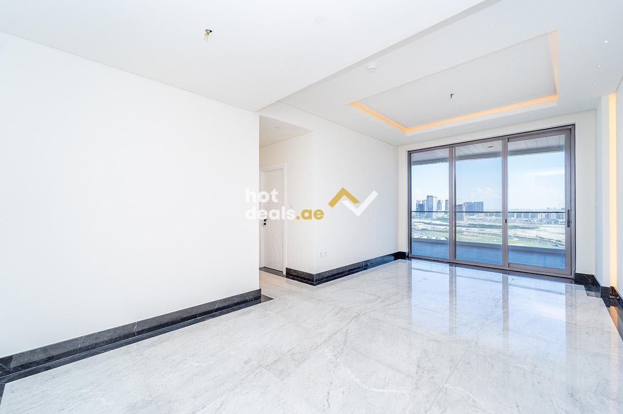 Vacant | Spacious | Jacuzzi | High Floor