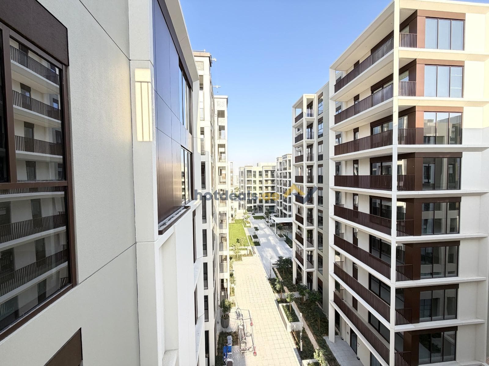 Buy | Brand New | Beach Access | High Floor | Pool