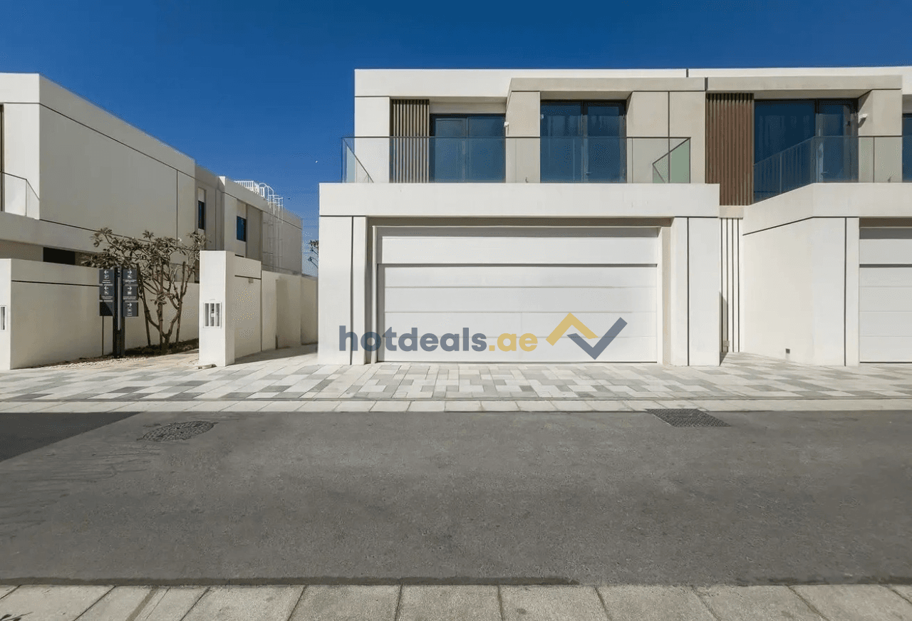 Landscaped | Ready to Move | Skyline View