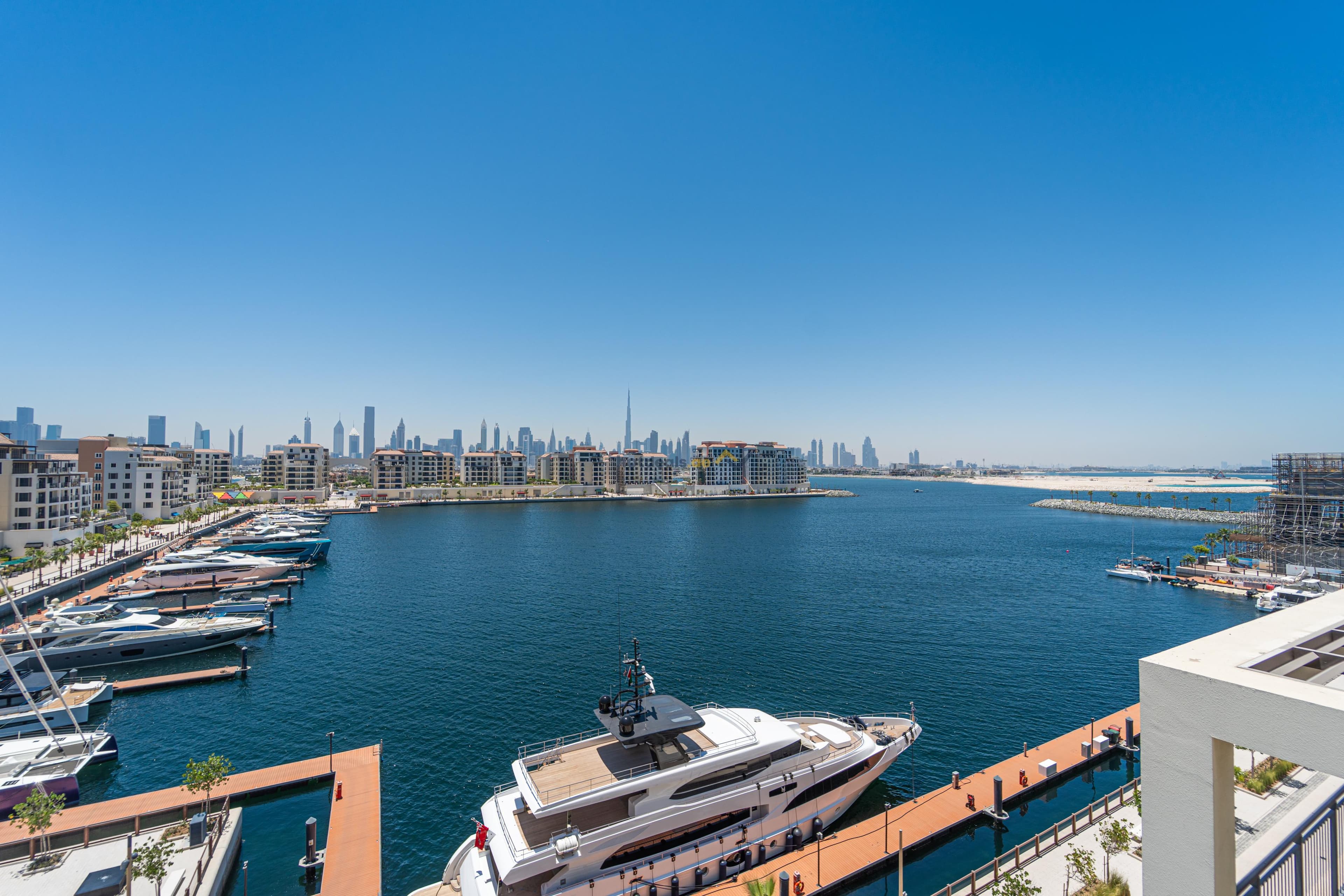 Exclusive | Vacant | Full Marina View
