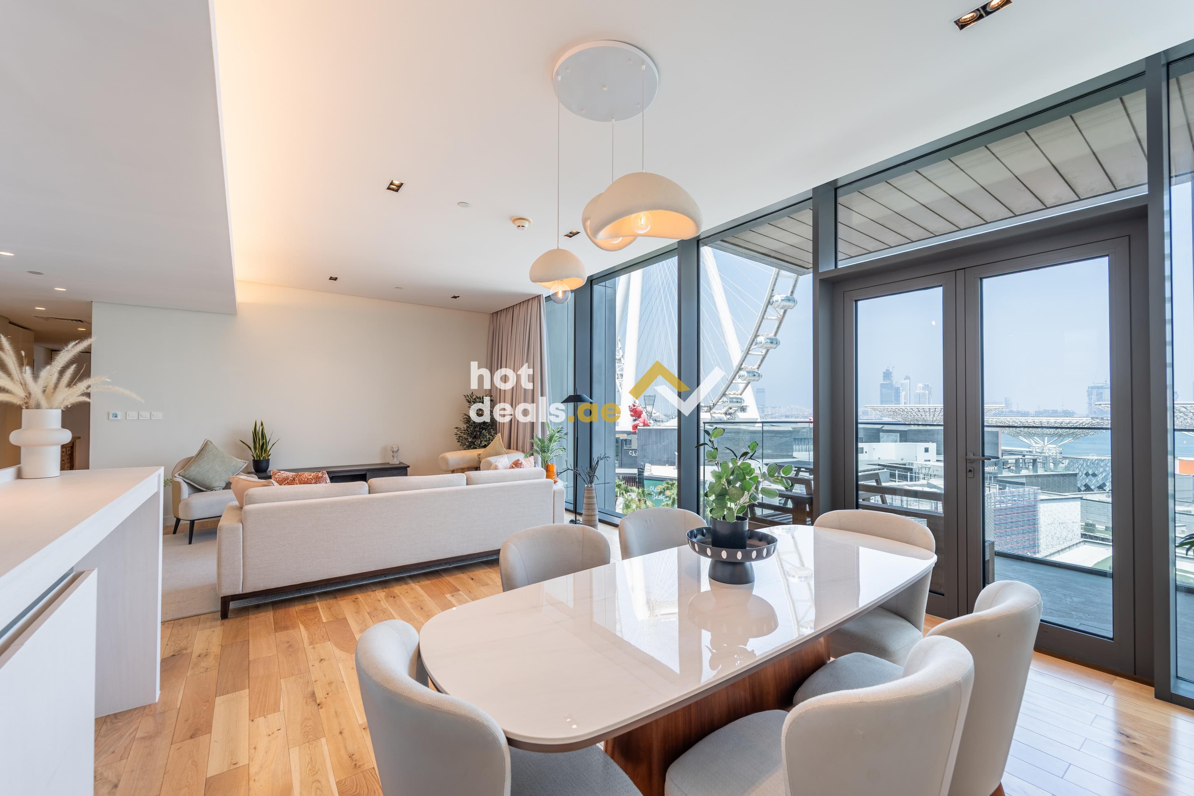 Live by the Beach | Stylish 2BR on Bluewaters