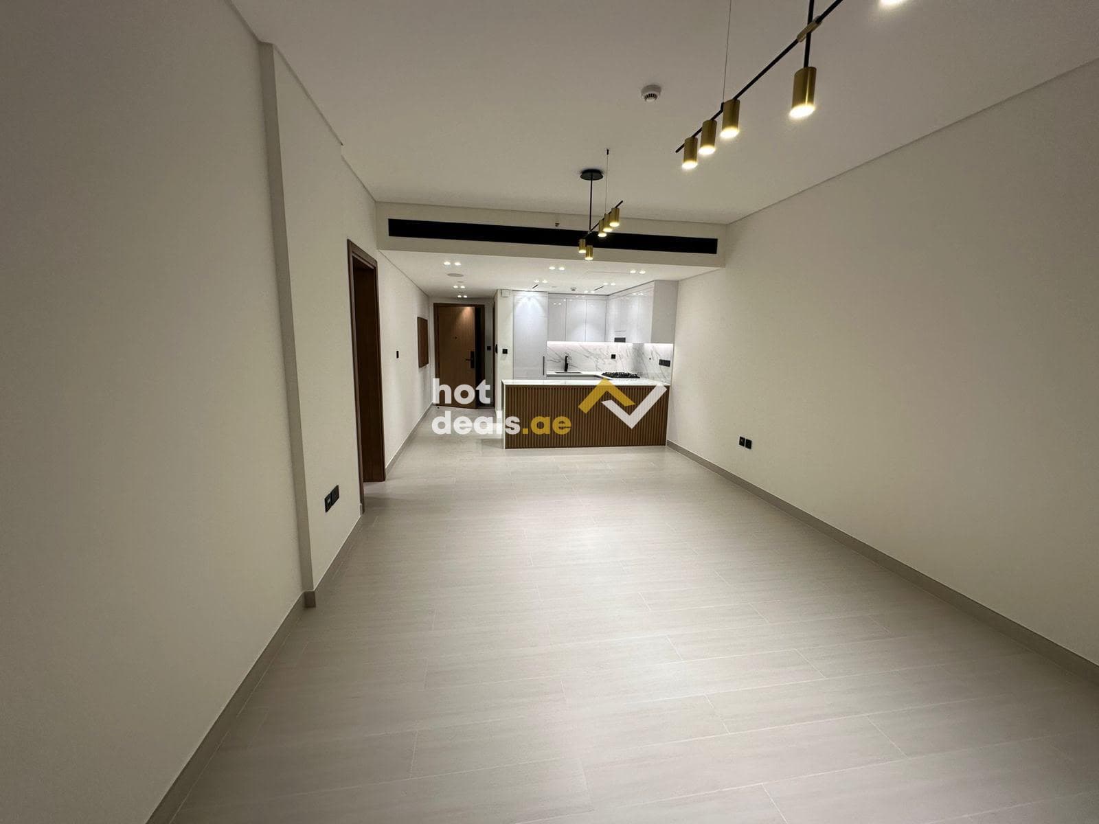 LARGE LAYOUT | SELLING AT OP | LOW FLOOR | BRIGHT
